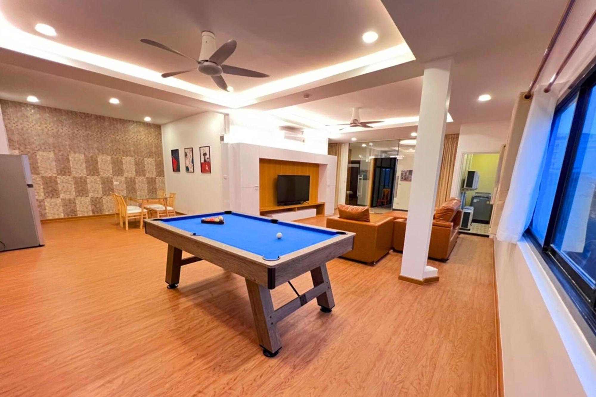 The Lodge Pattaya Buitenkant foto